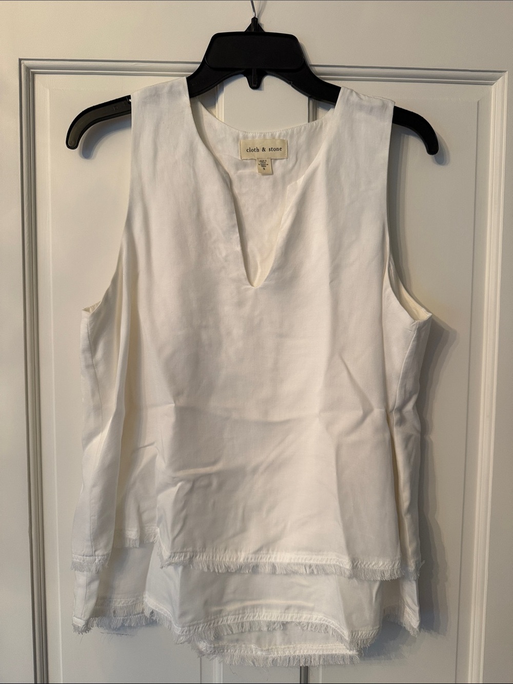 cloth & stone White Sleeveless Layered V-Notch Fringe Top